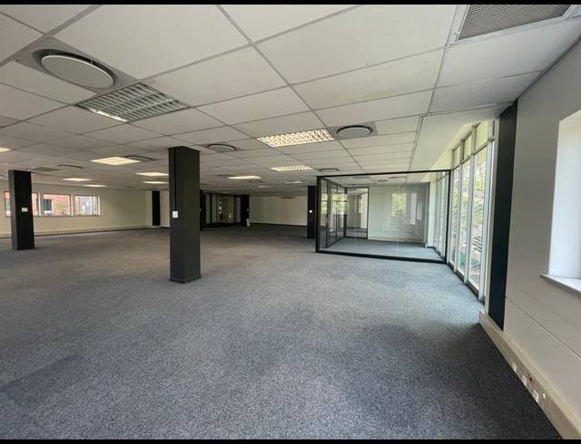 369M² OFFICE TO LET IN BRYANSTON